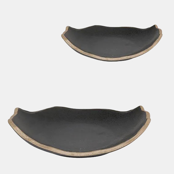 Prato oval preto com rebordo castanho, em grés, 24x19x5 cm (4 unidades). Preço por unidade: 11,19€.