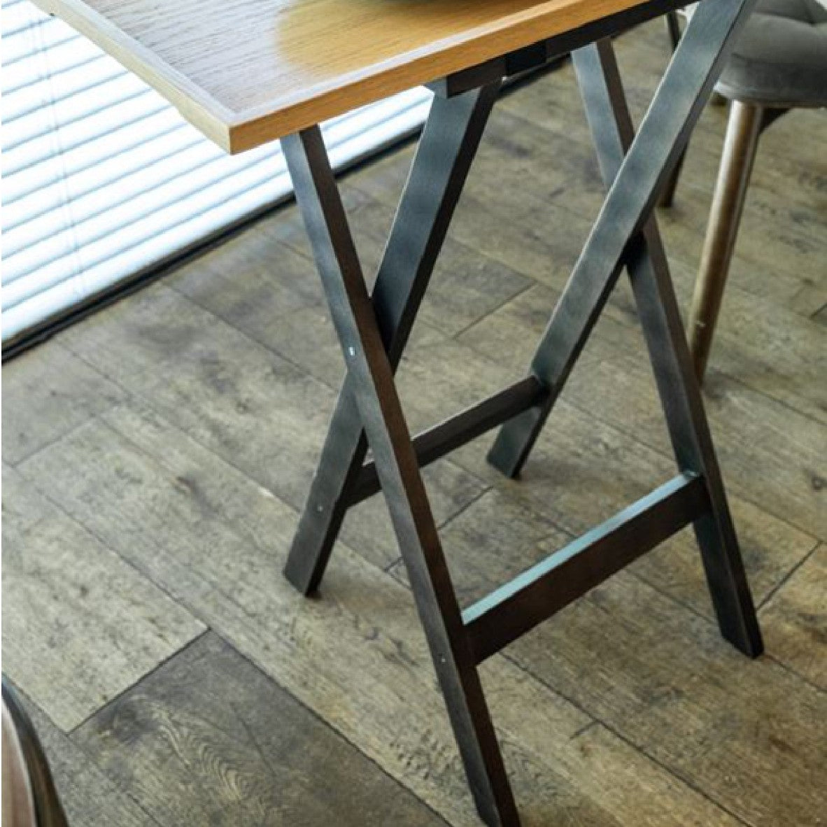 Wenge wood scissor stand 82 cm (1 pc)