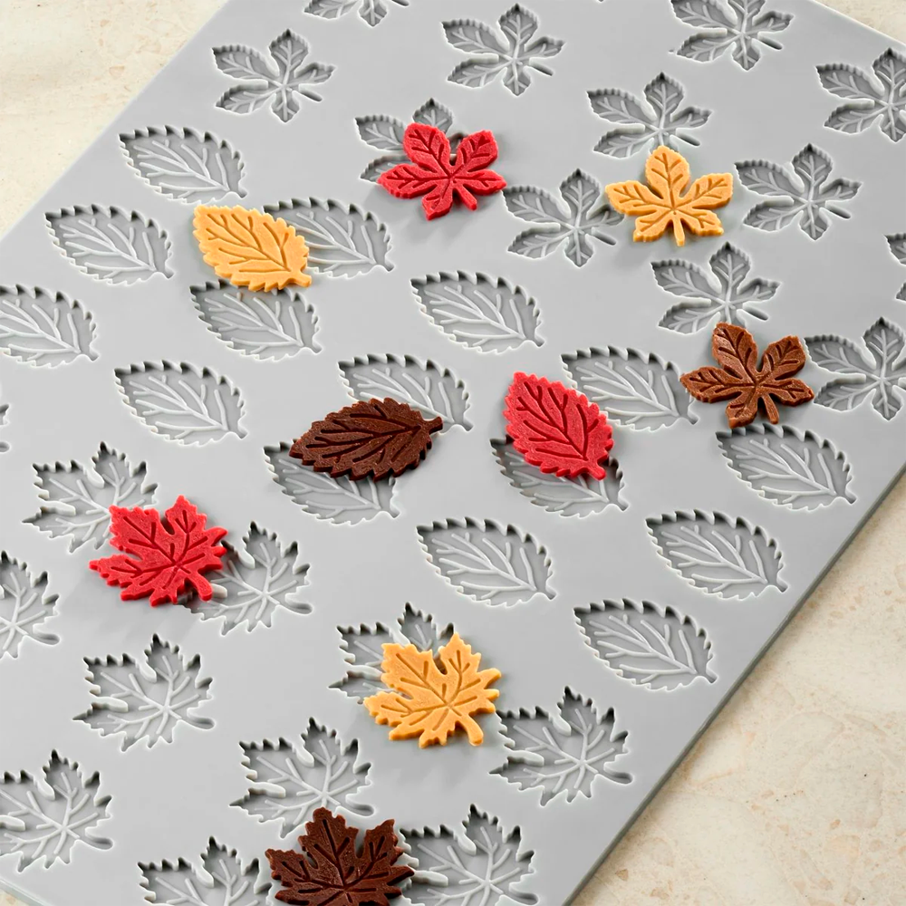 Silicone leaf mold 3.2 x 0.2 cm. 1 unit
