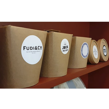 Custom adhesive sticker in black ink, ø8.5 cm. Various quantities.