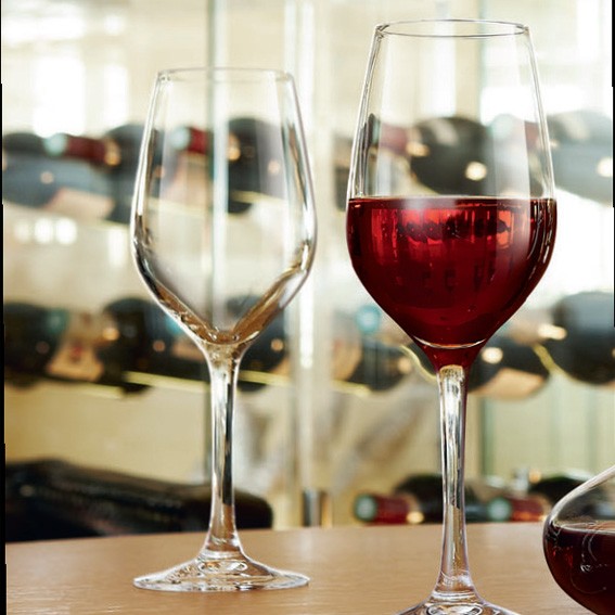 Copos de vinho em cristal mineral. Vários tamanhos (24 unidades).