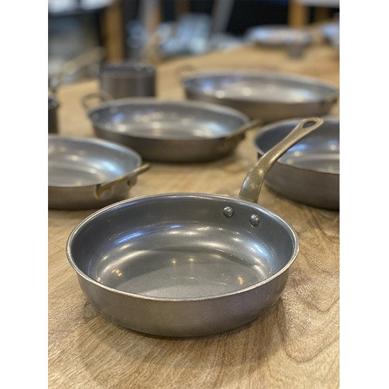 Matte stainless steel frying pan with vintage brass handle. Various sizes (6 units)