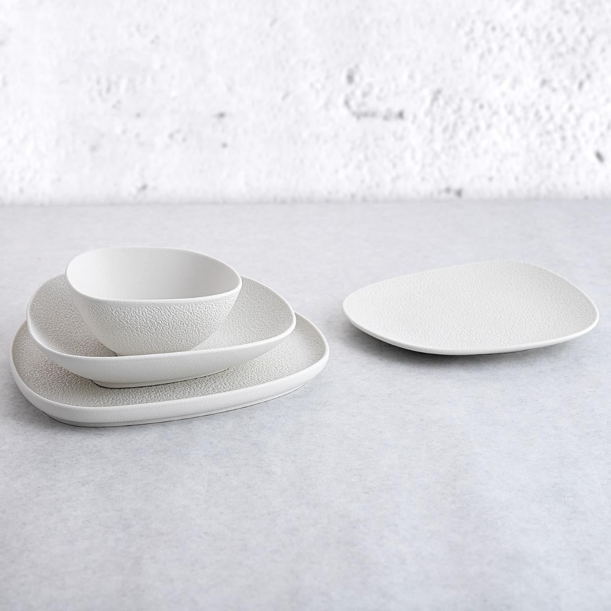 Bol cuadrado irregular porcelana Fosil. 14 x 14 x 6.8 cm. Varios colores - 9 Uds.