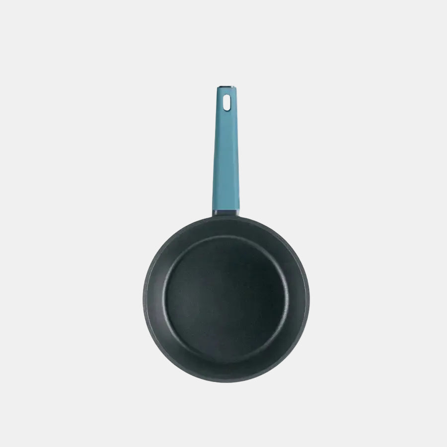 Frigideira Classe Titanium com cabo azul. 24 cm. 1 unidade